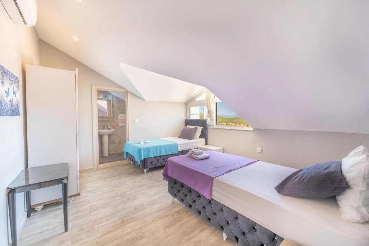Lejlighed Stunning Suite In Oeluedeniz With Seaview And Pool